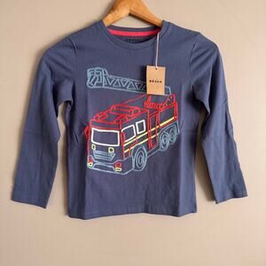Mini Boden Embroidered Fire Engine Truck Graphic Long Sleeve Shirt Blue 7-8Y NEW
